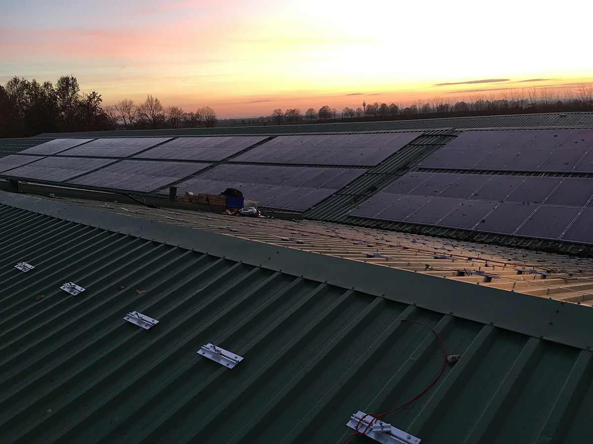 Berzence, 600 kWp teljesítményű tetőre telepített naperőmű 