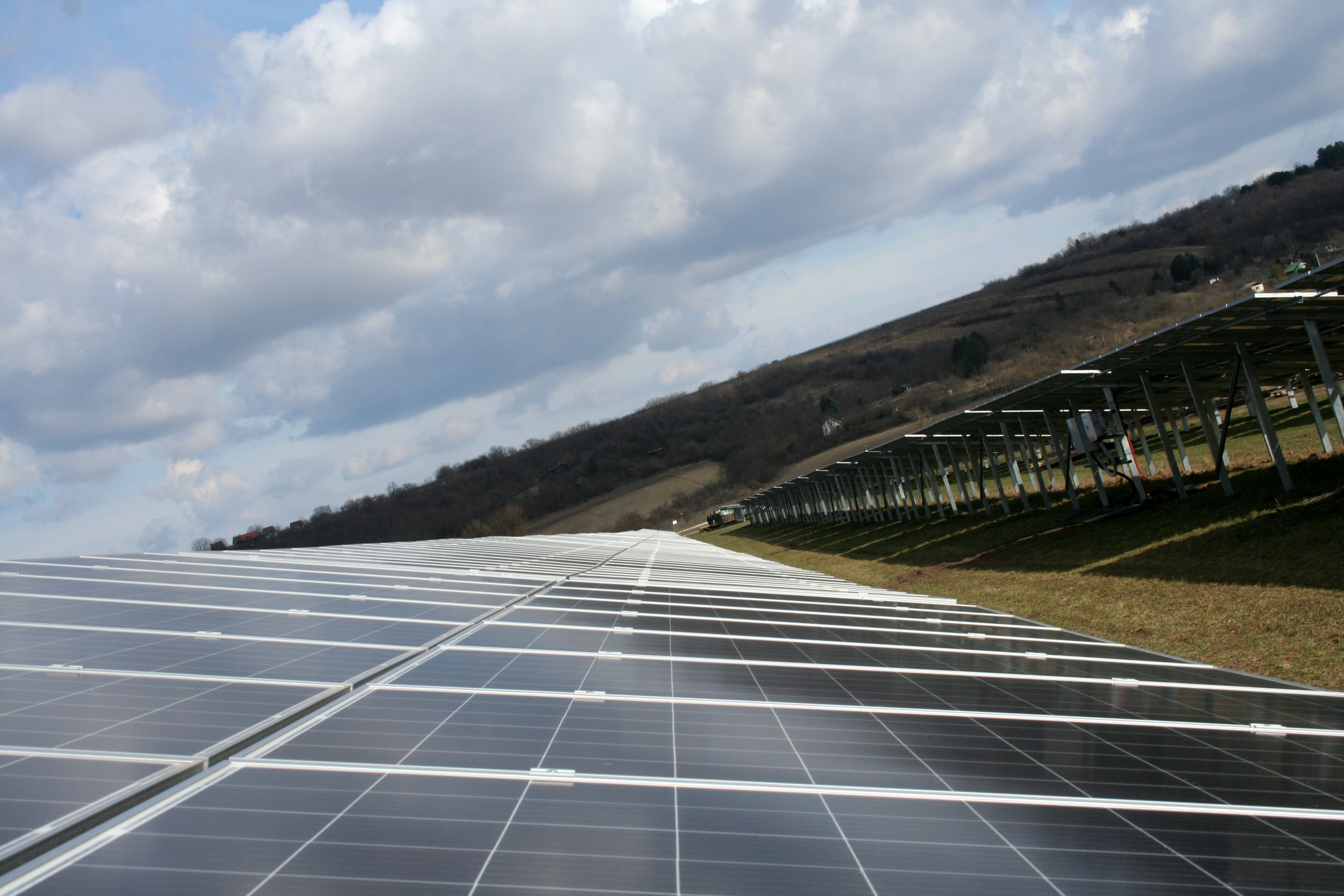 Bicske, 14.5 MWp Astrasun napelempark. Bekapcsolás 2021. tavasz.
